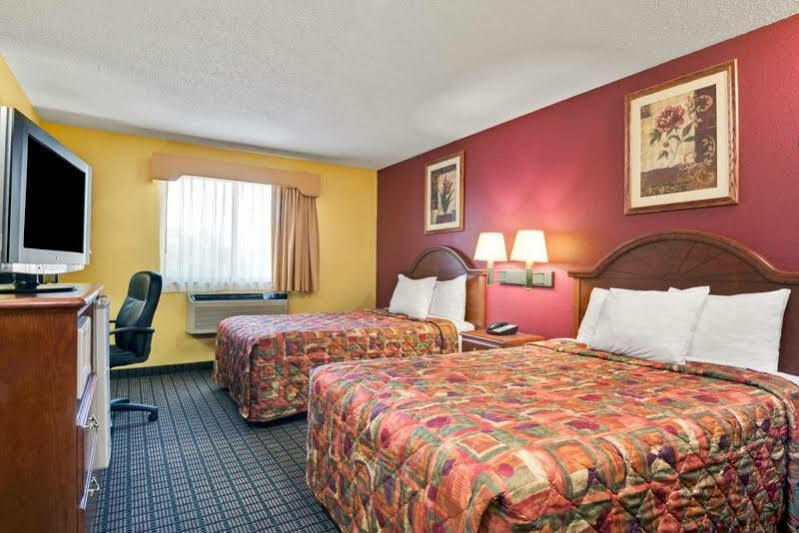 Travelodge By Wyndham Torrington Eksteriør bilde