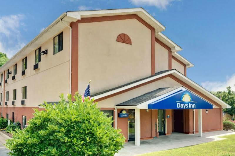 Travelodge By Wyndham Torrington Eksteriør bilde